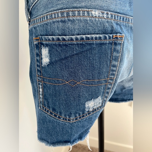 Lucky Brand "The Cut Off" Blue Denim Distressed Short | Size 8/29 - Picture 8 of 12